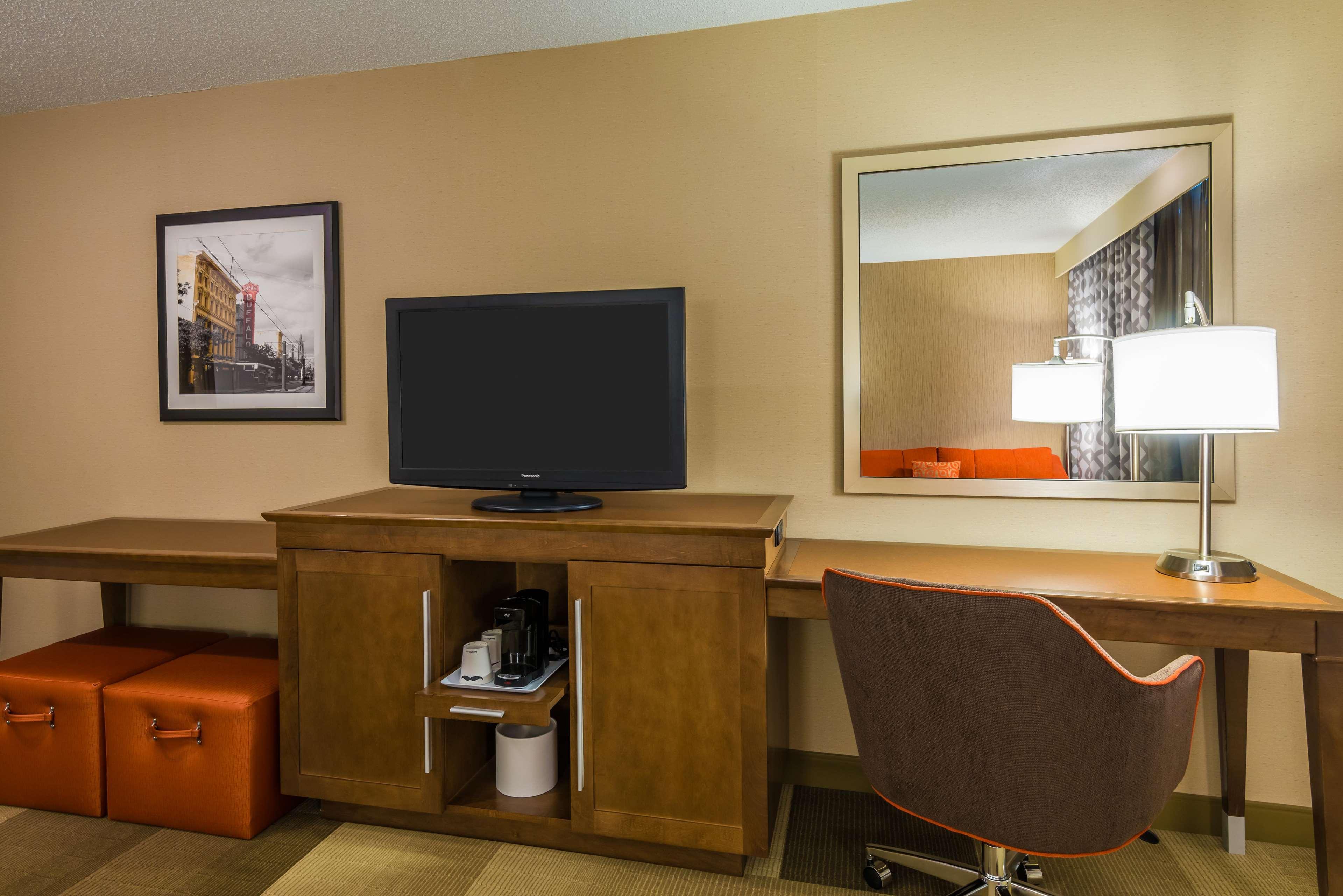 Hampton Inn Buffalo-Airport Galleria Mall Cheektowaga Exterior photo